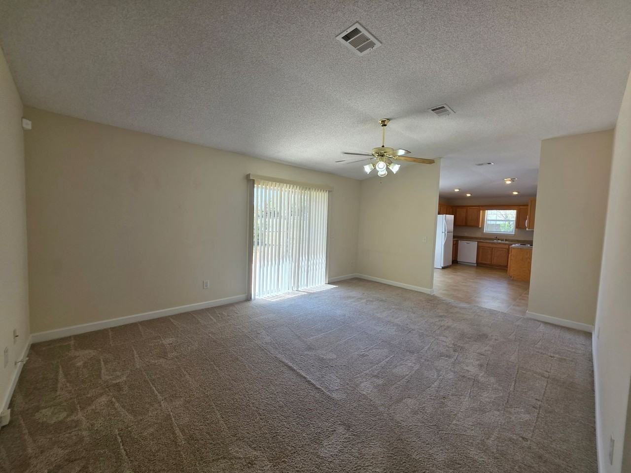 720 Buoy Dr - Photo 3 of 28