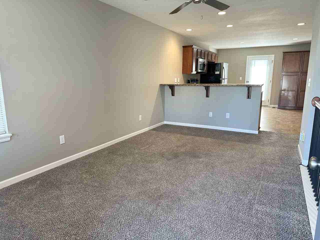 8221 Maple Ct - Photo 4 of 17