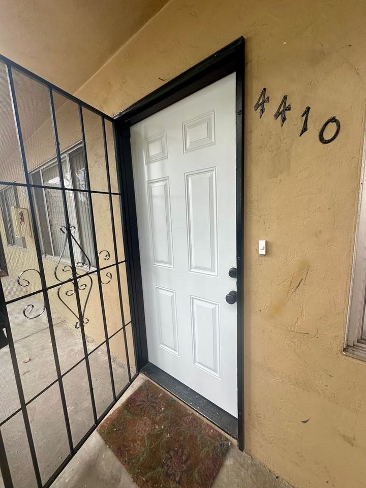 4410 Dawes St - Photo 2 of 21