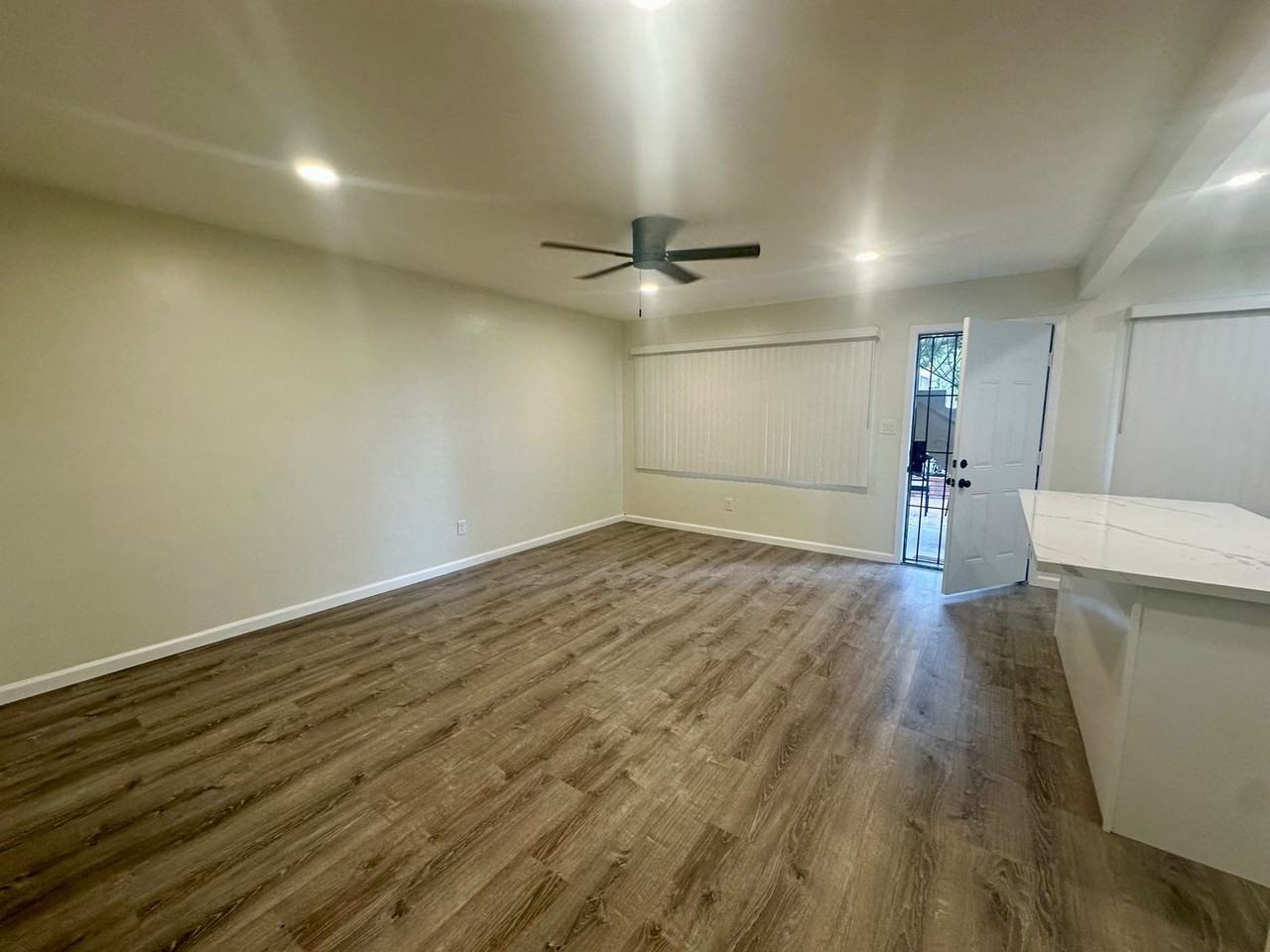 4410 Dawes St - Photo 4 of 21