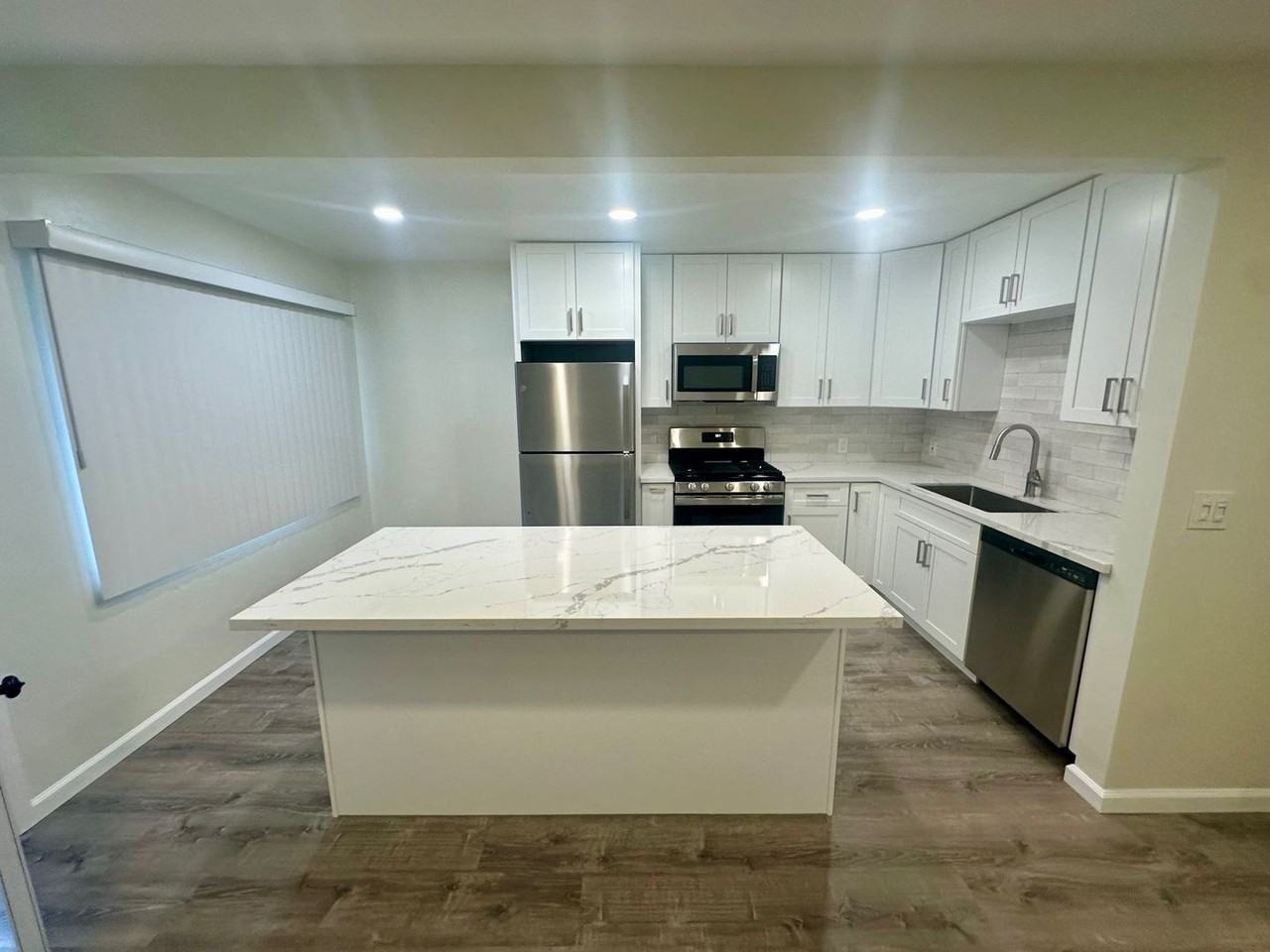 4410 Dawes St - Photo 6 of 21