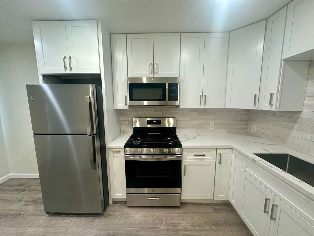 4410 Dawes St - Photo 7 of 21