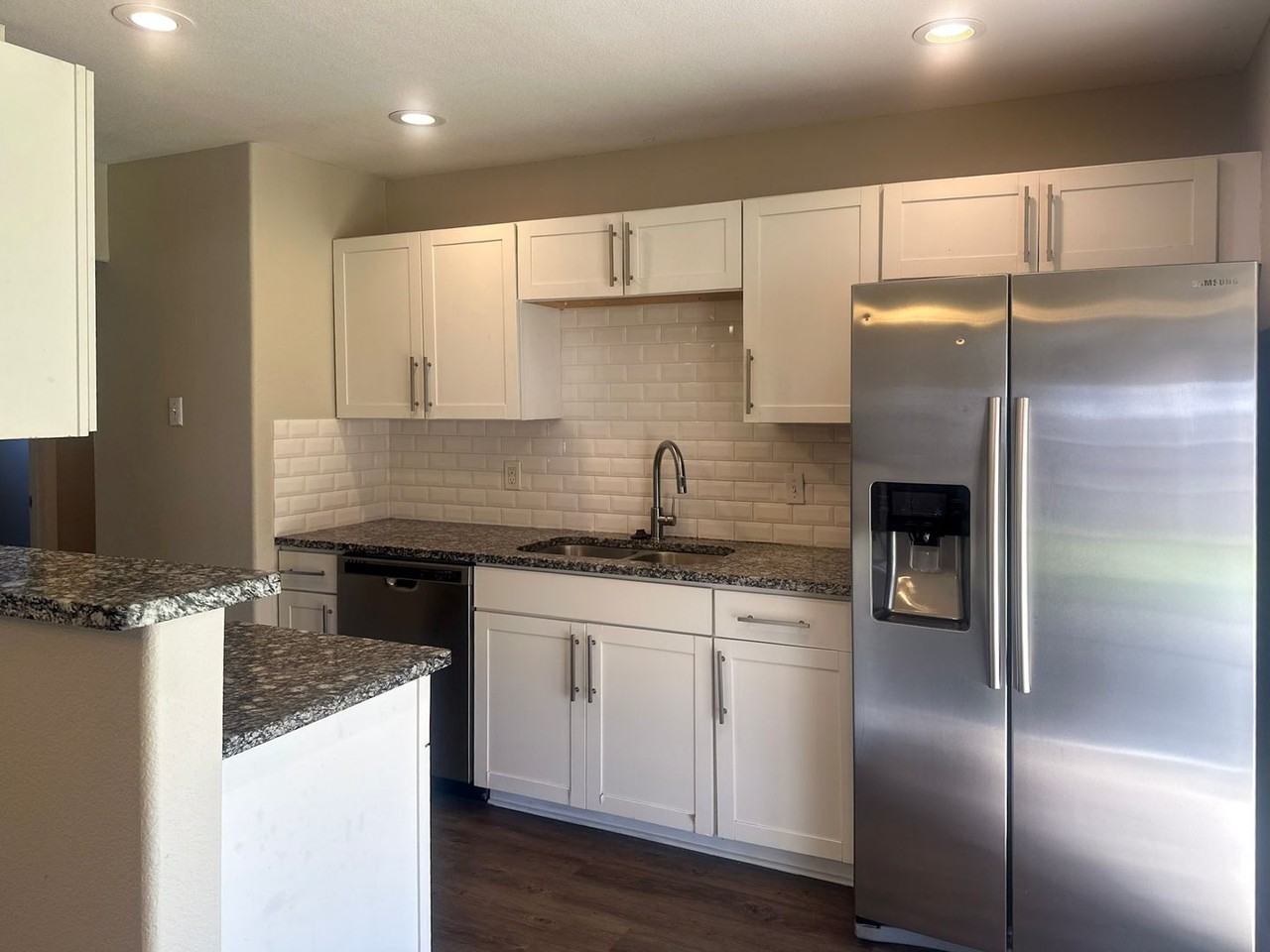 56242 Dewitt St - Photo 4 of 40