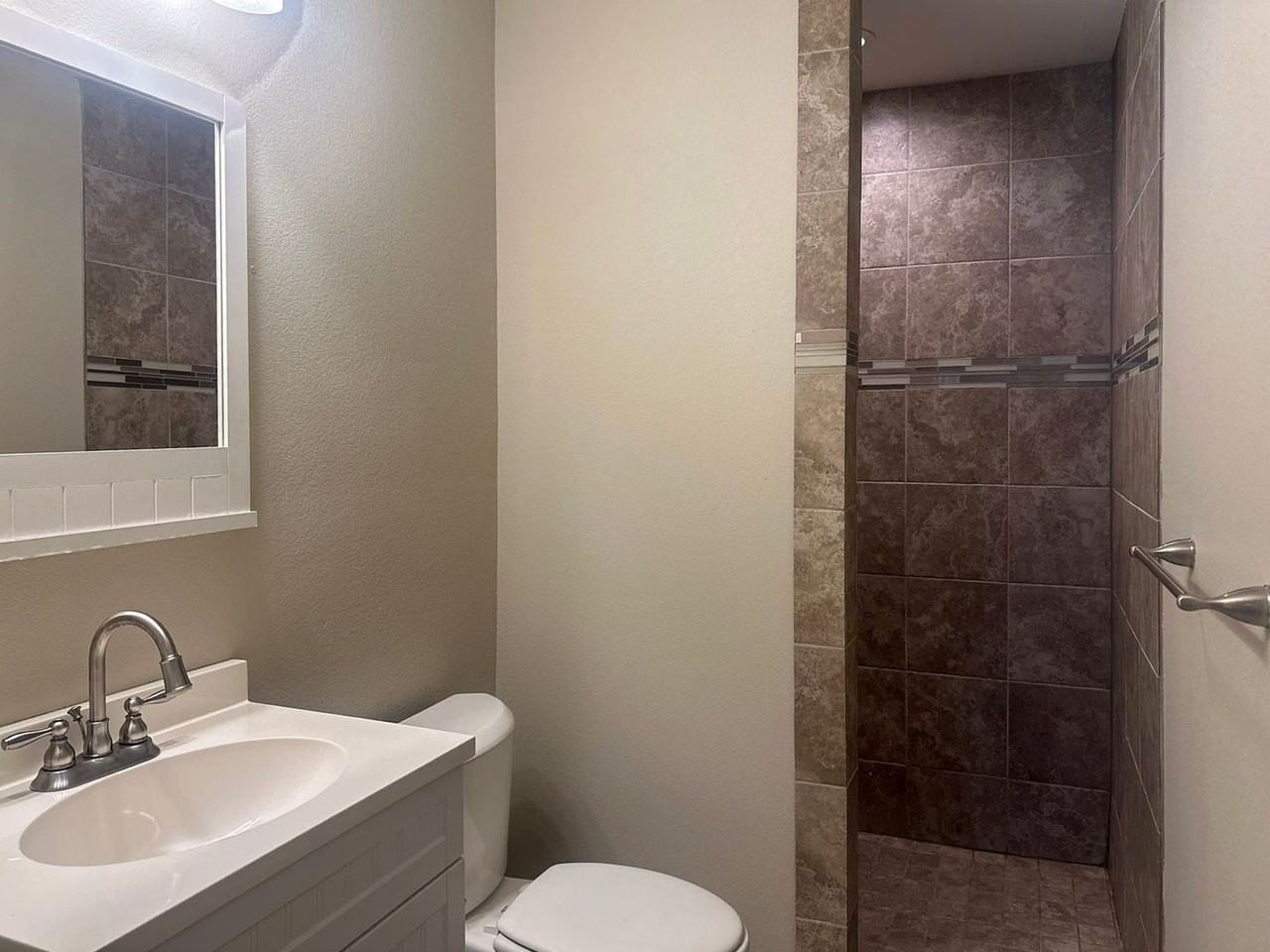 56242 Dewitt St - Photo 6 of 40