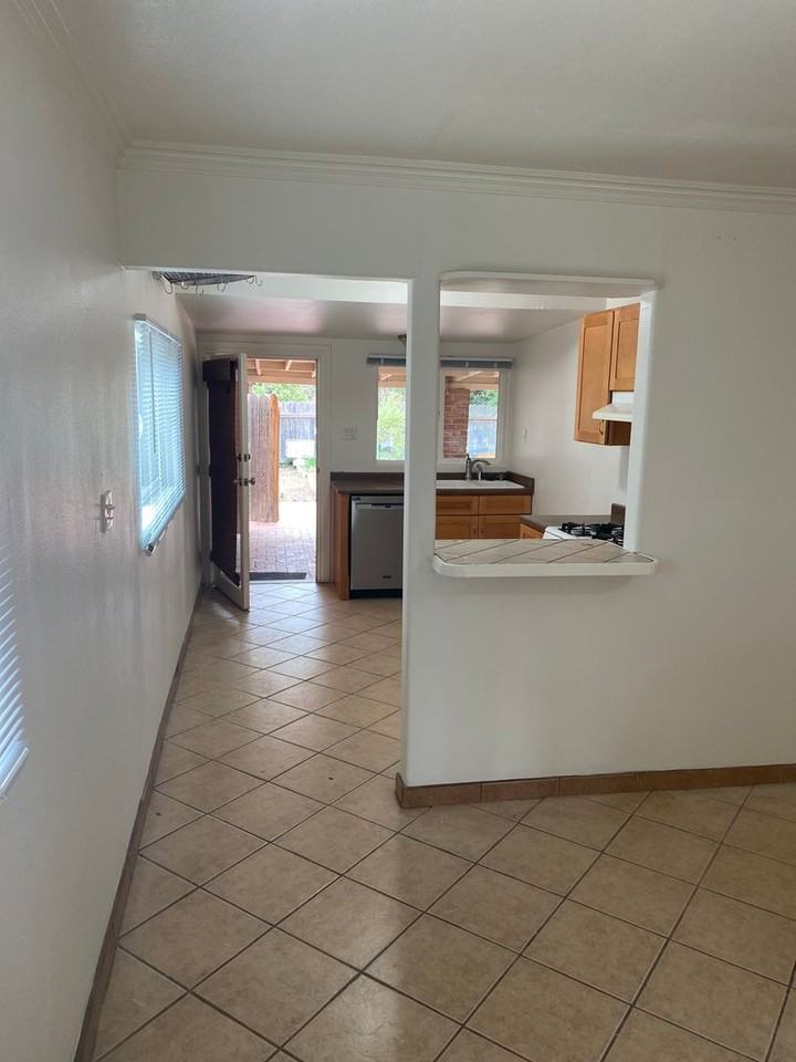 144 N La Luna Ave - Photo 3 of 8