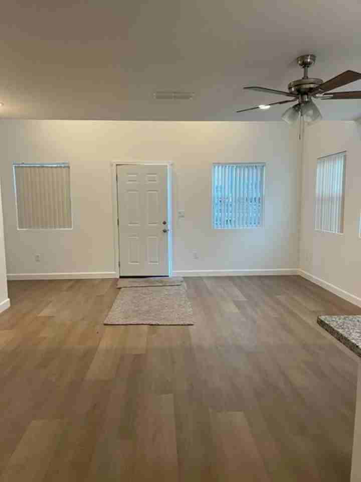 707 5th St - Photo 2 of 6