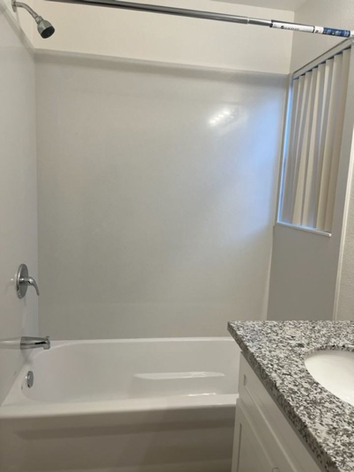 707 5th St - Photo 4 of 6