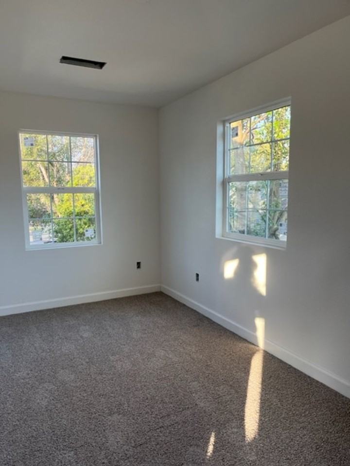 707 5th St - Photo 5 of 6