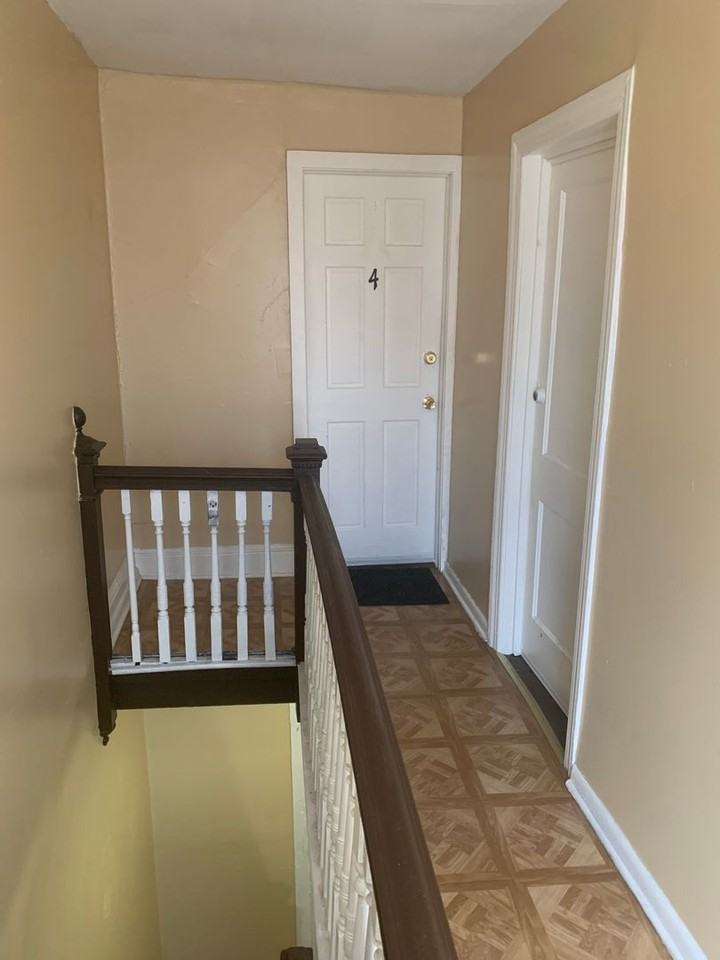 707 E Market St #4 - Photo 3 of 11