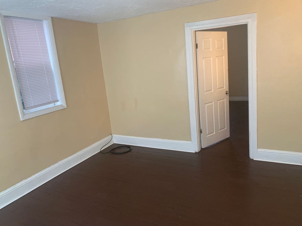 707 E Market St #4 - Photo 7 of 11