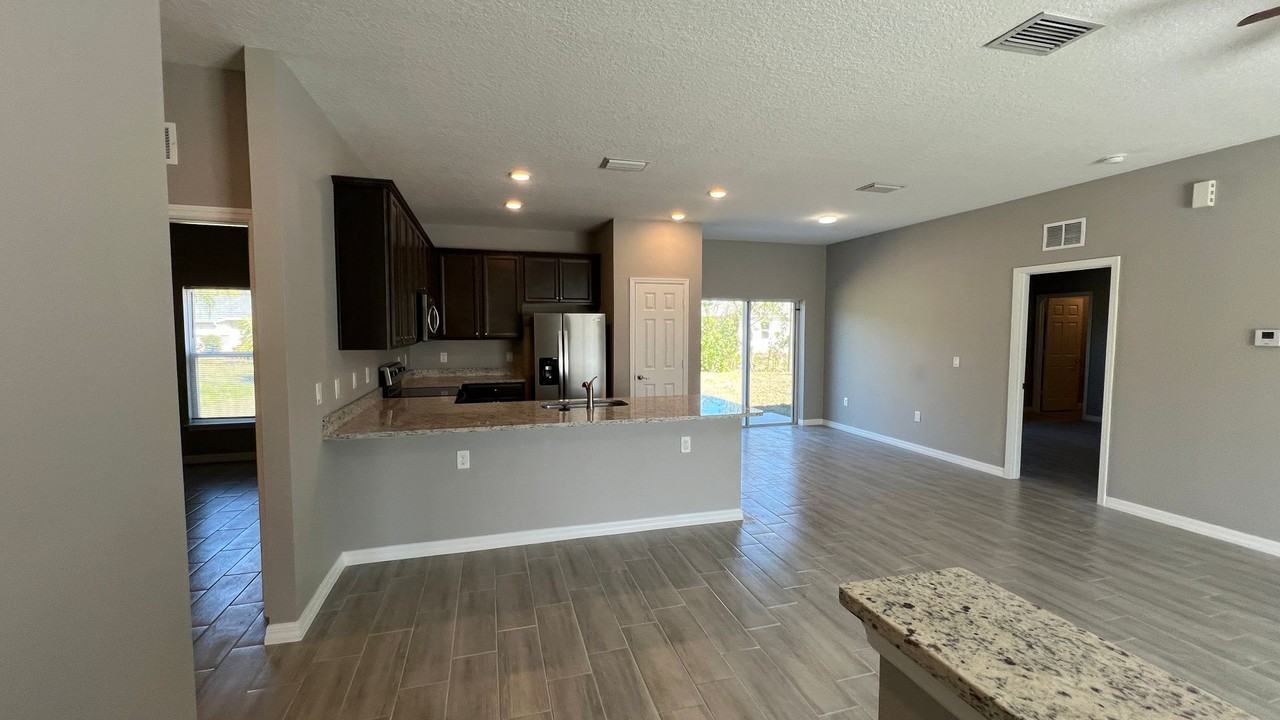 1275 Torrington St Se - Photo 3 of 32