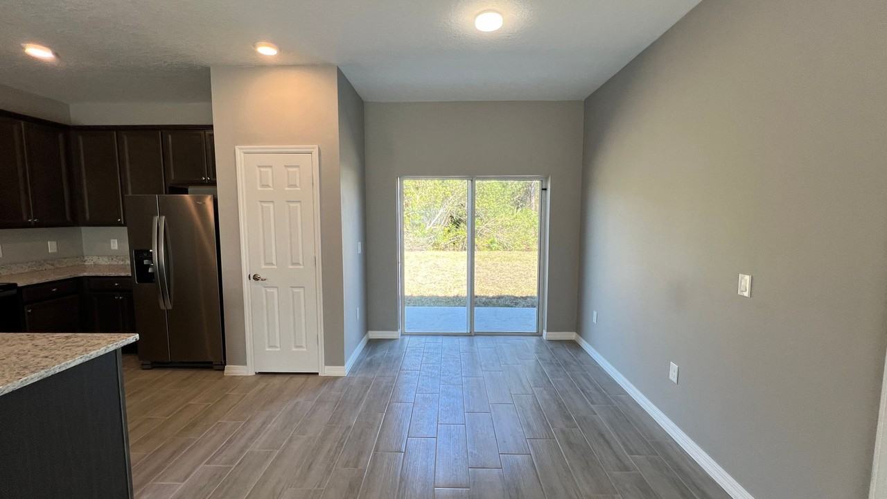 1275 Torrington St Se - Photo 6 of 32