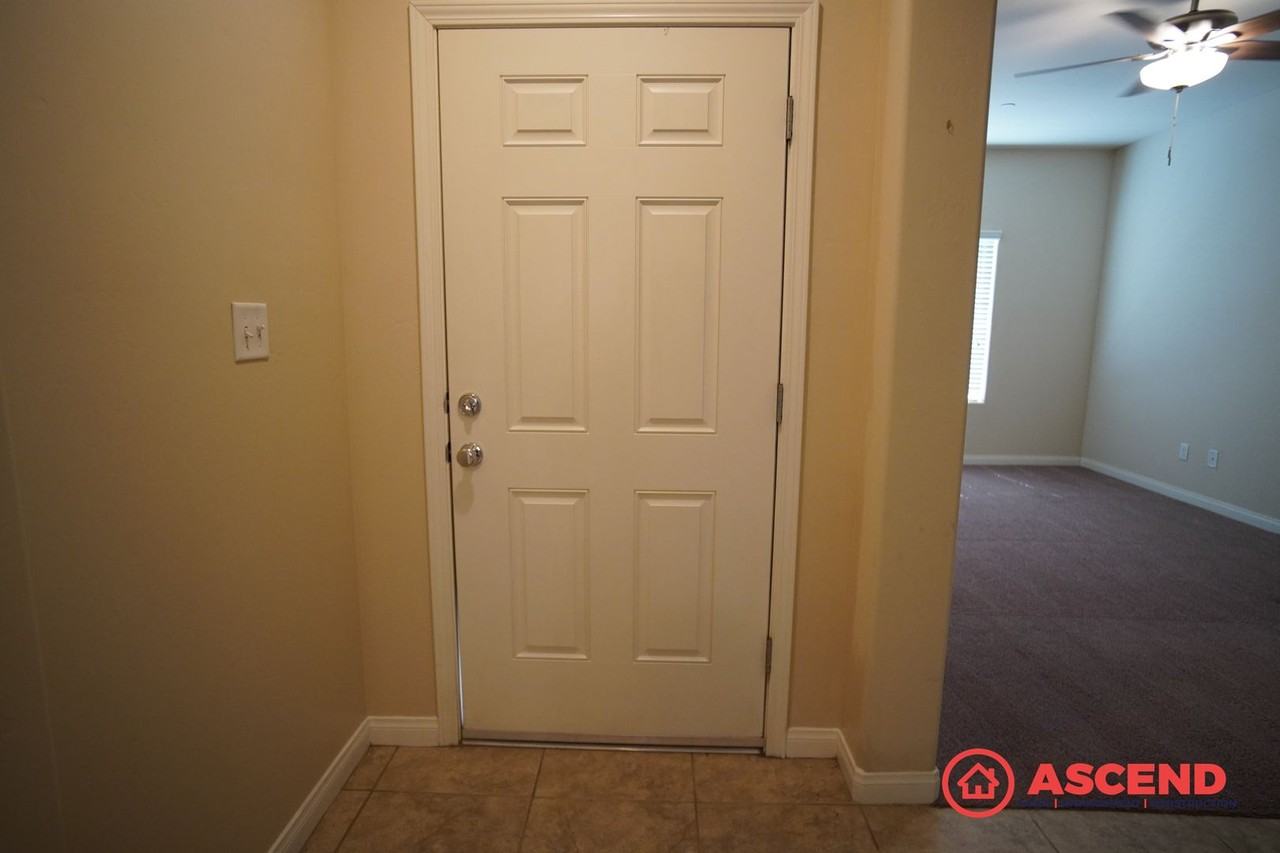 7918 Rhine Dr - Photo 2 of 15