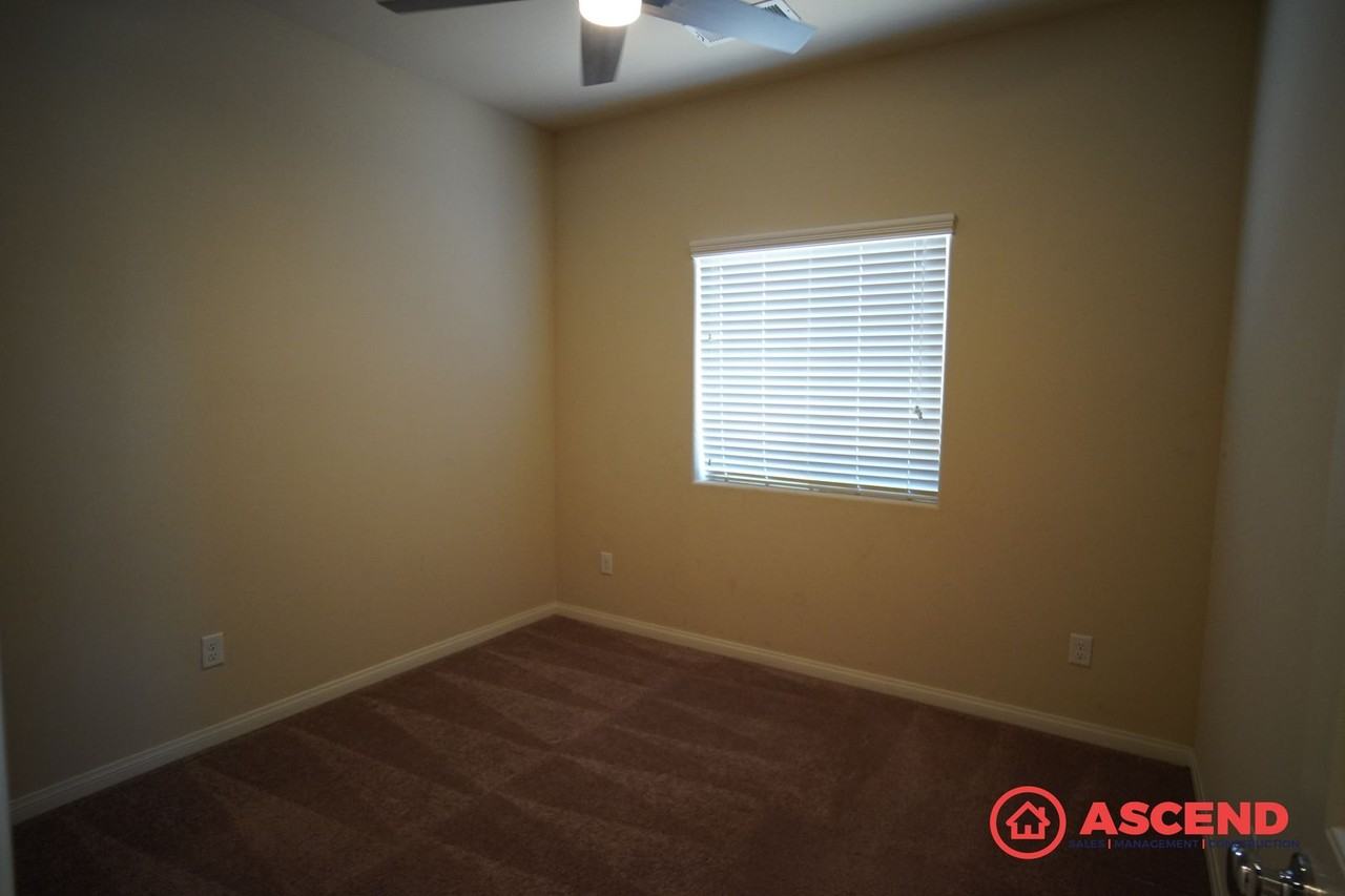 7918 Rhine Dr - Photo 7 of 15