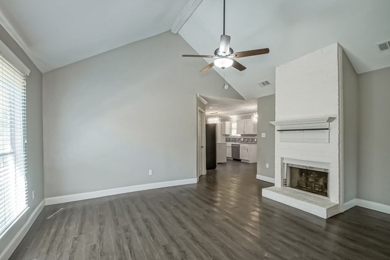 9493 Gene Buckle Ave - Photo 5 of 15