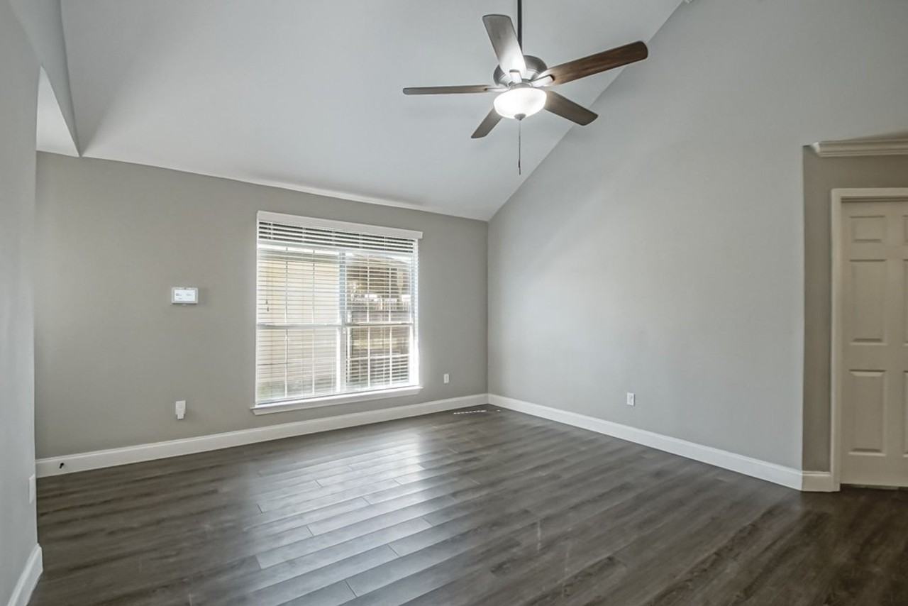 9493 Gene Buckle Ave - Photo 7 of 15