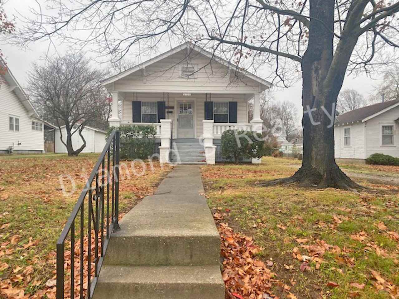 2120 N Johnston Ave - Photo 2 of 16