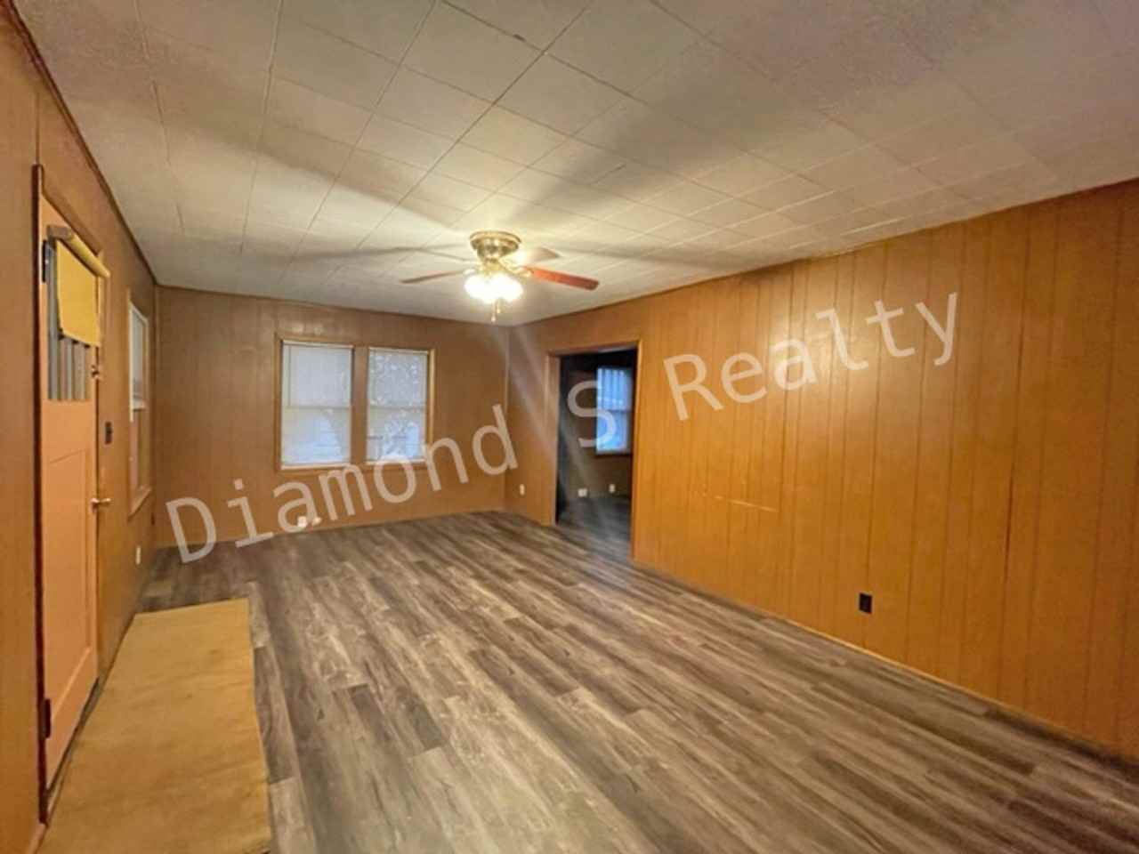 2120 N Johnston Ave - Photo 3 of 16