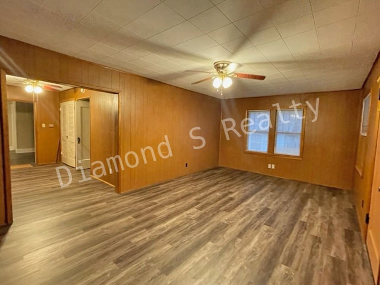 2120 N Johnston Ave - Photo 4 of 16