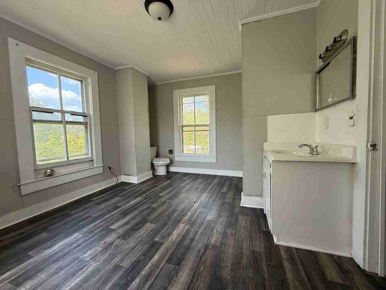 591 High St - Photo 7 of 8