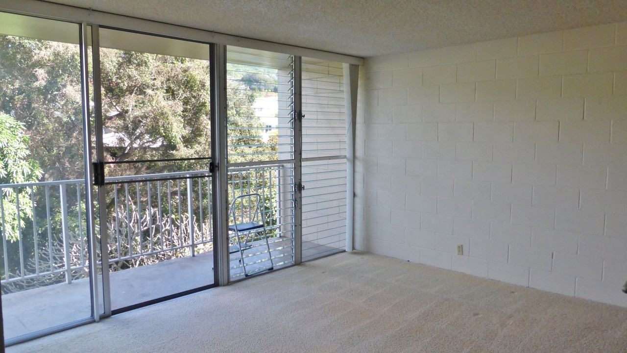 1687 Pensacola St #504 - Photo 3 of 6