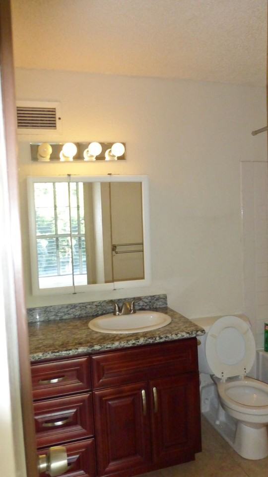 1687 Pensacola St #504 - Photo 5 of 6