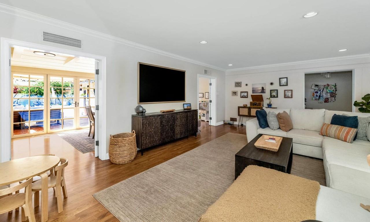 1021 W Encanto Blvd - Photo 3 of 35