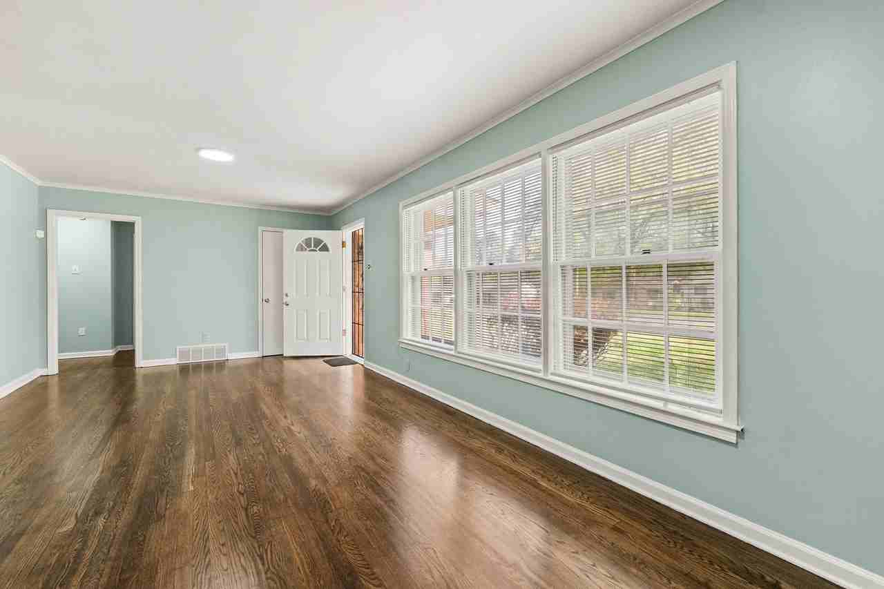 4905 Lochinvar Rd - Photo 7 of 22