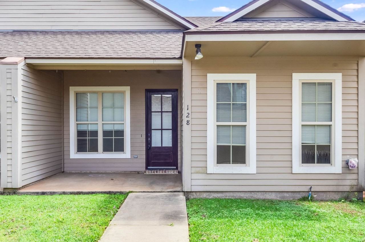 128 Brightwood Dr - Photo 2 of 16