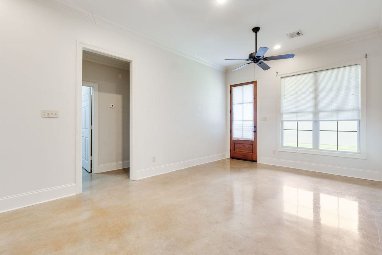 128 Brightwood Dr - Photo 5 of 16