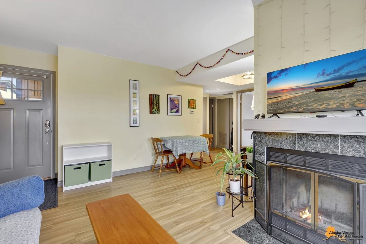 7351 Huntsmen Cir #D - Photo 6 of 28