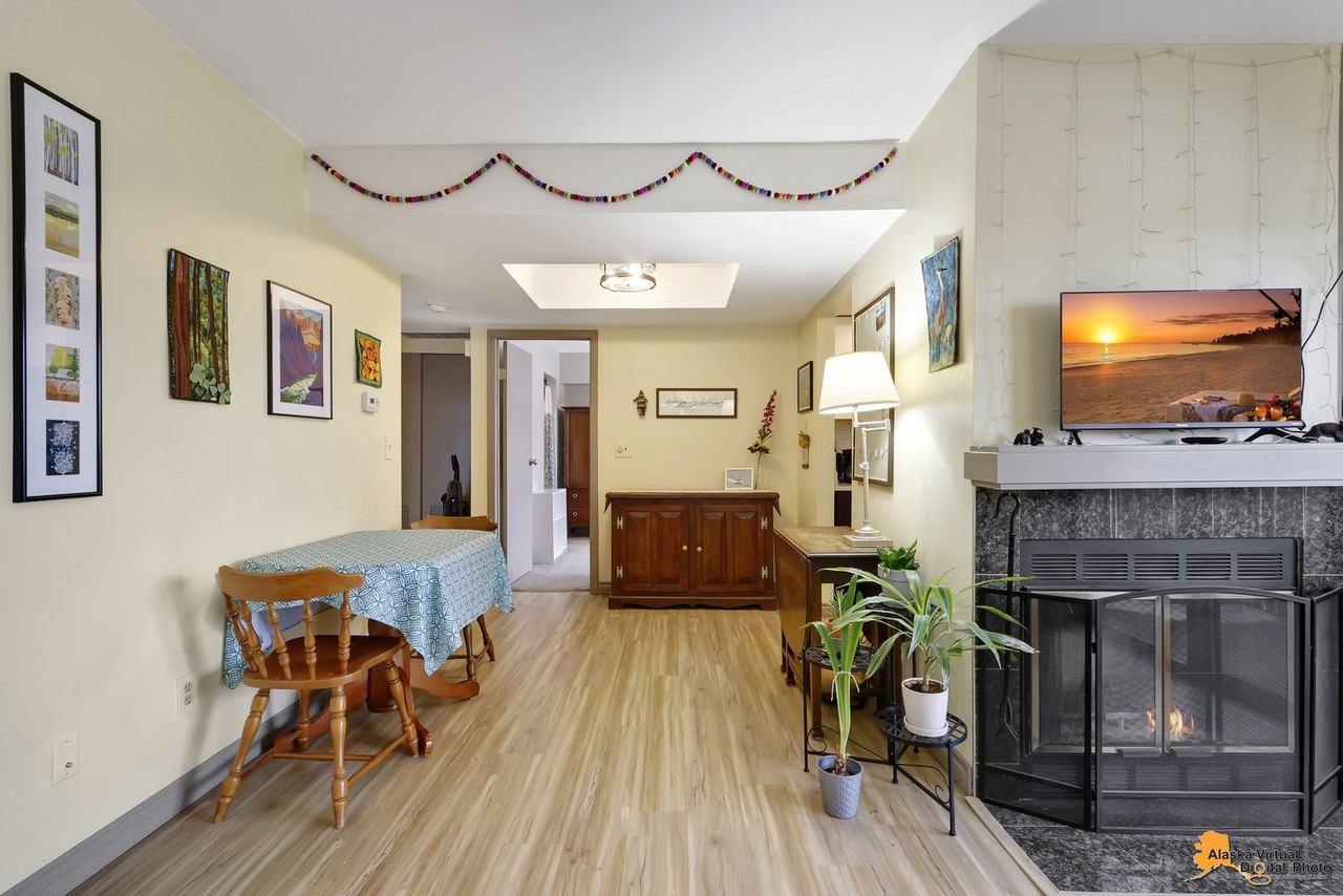 7351 Huntsmen Cir #D - Photo 7 of 28