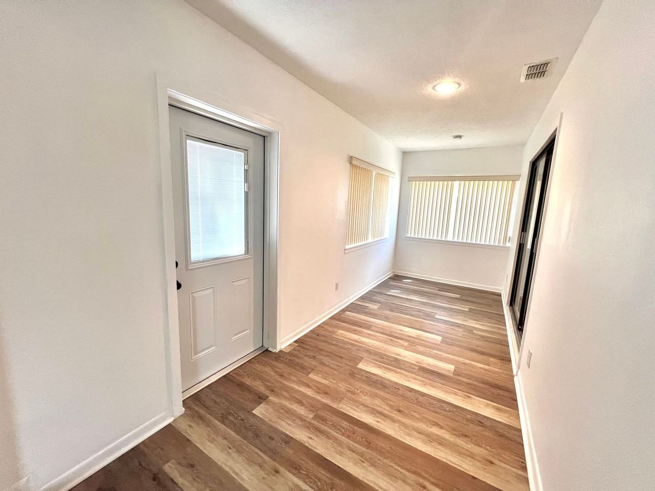 17 Jamaica St - Photo 7 of 20