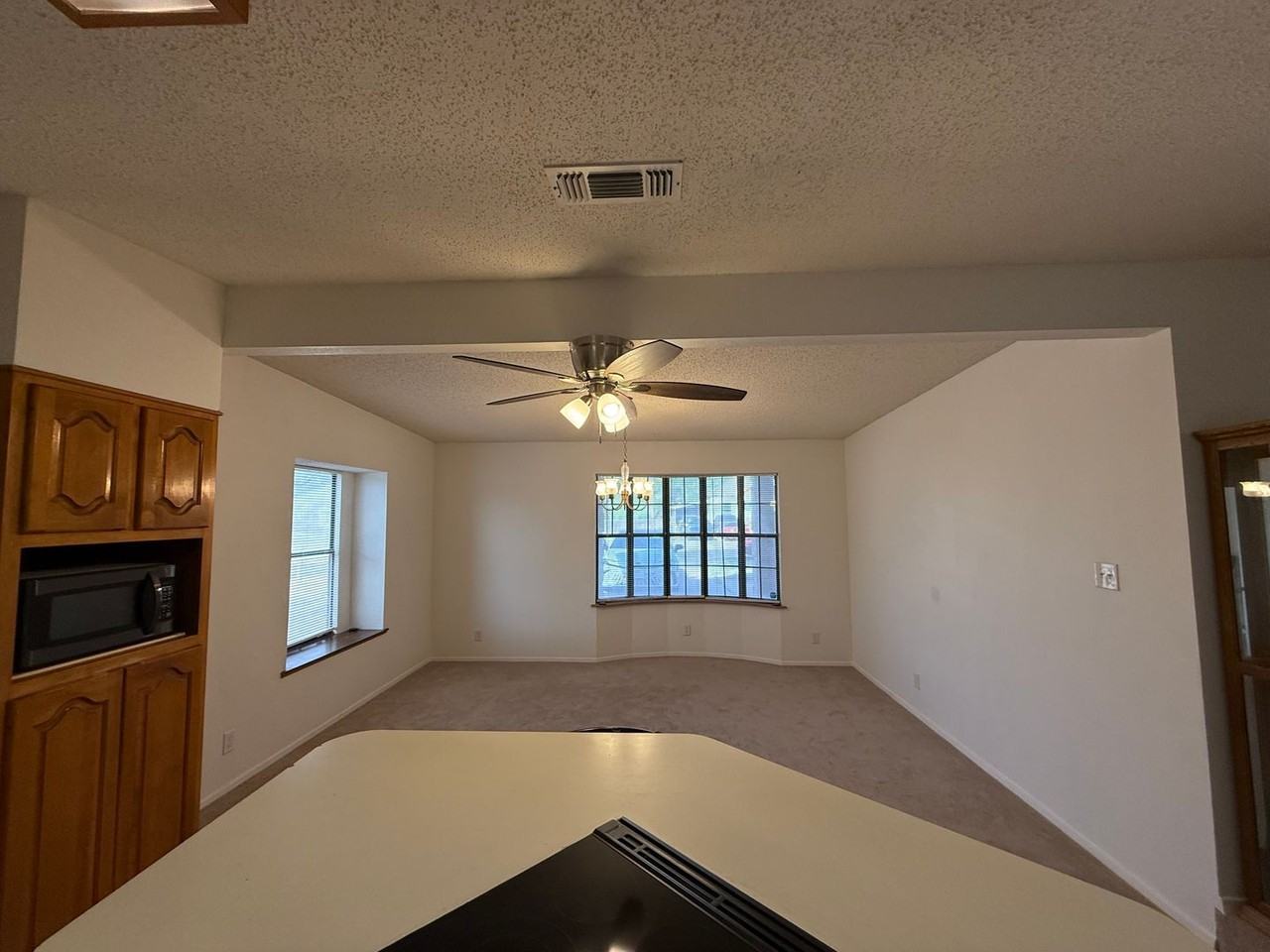 728 Spencer St - Photo 4 of 14