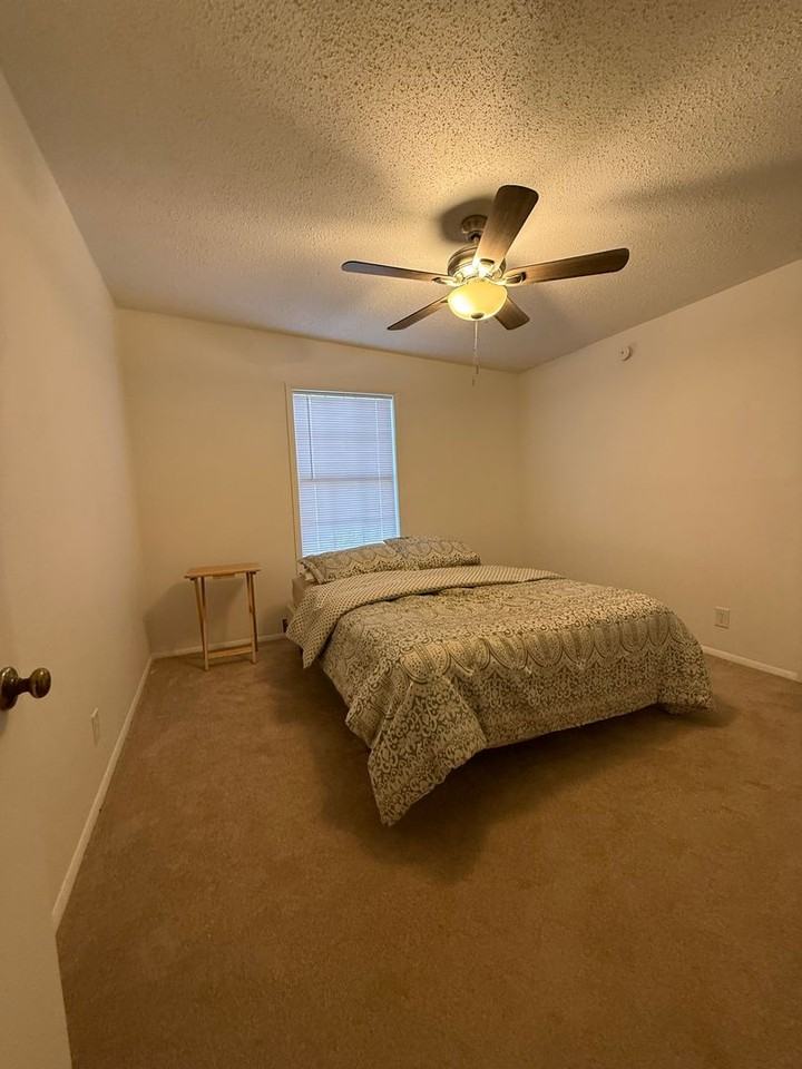 728 Spencer St - Photo 7 of 14