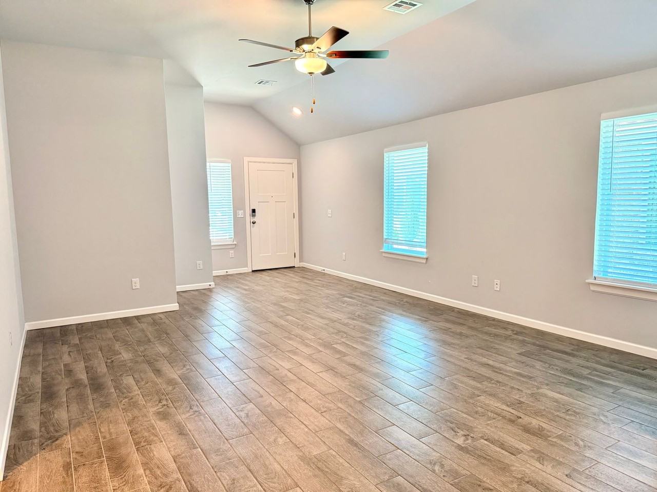 1021 Sw 139th St - Photo 2 of 20