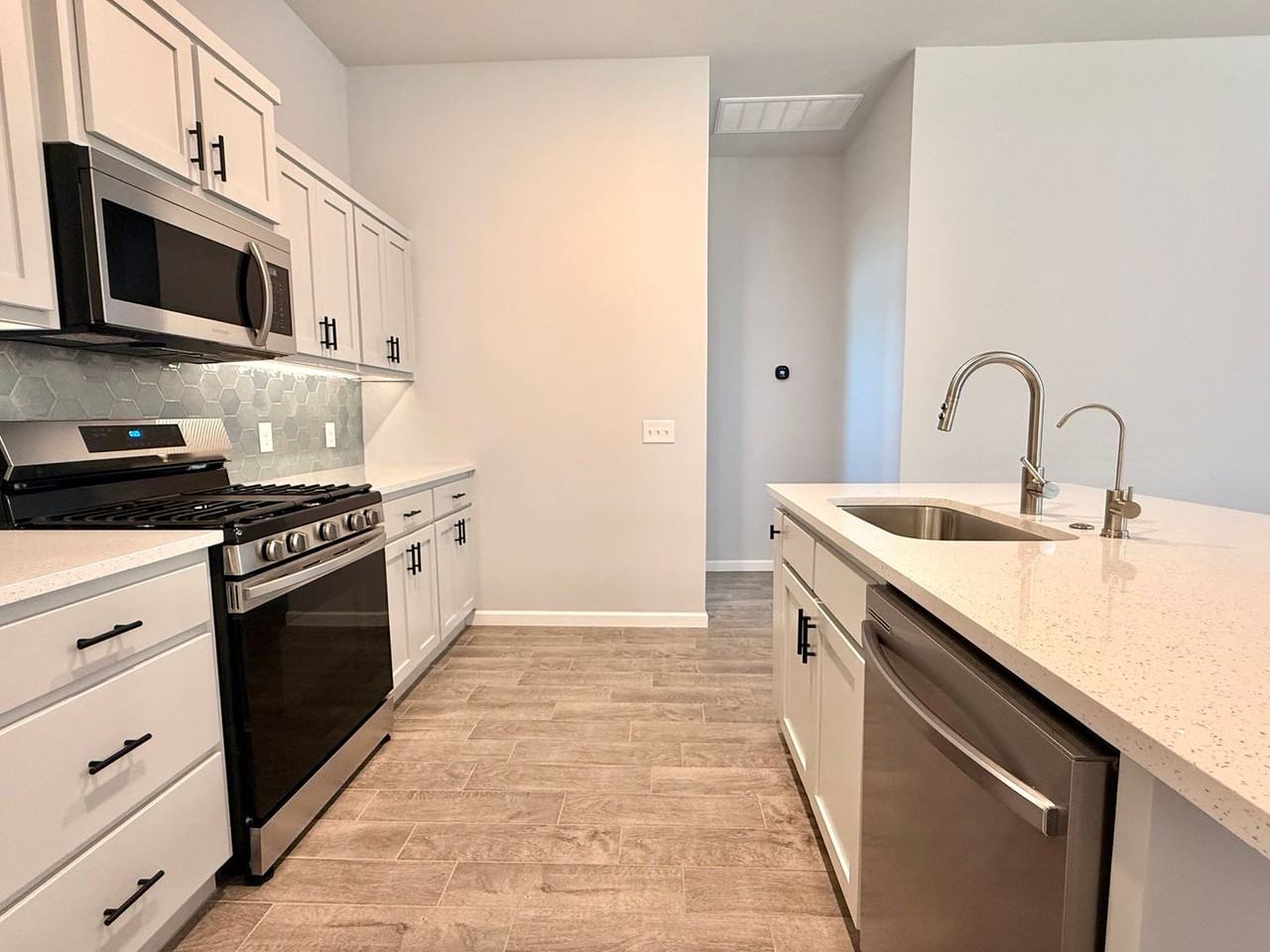 1021 Sw 139th St - Photo 6 of 20