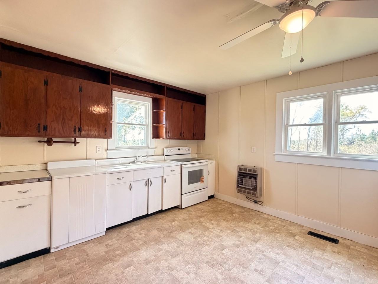 2450 Philbeck Xrds - Photo 5 of 18