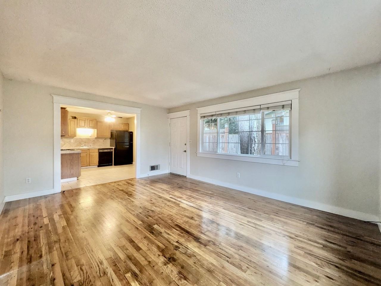 1808 Se Sherrett St - Photo 4 of 17