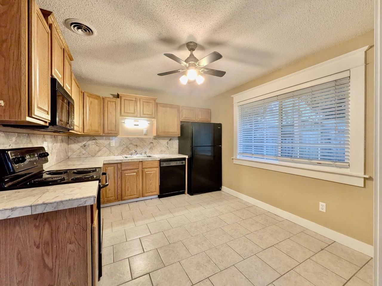 1808 Se Sherrett St - Photo 6 of 17