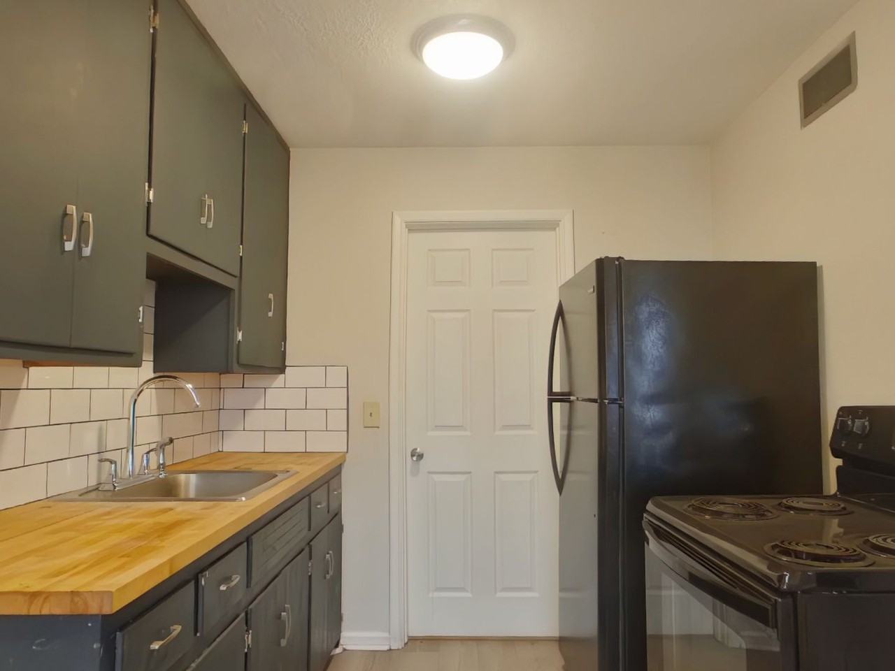 1823 N Jeanette Ave - Photo 3 of 9