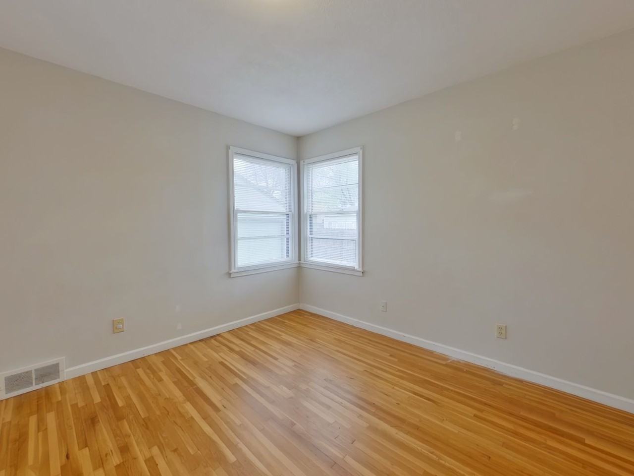 1823 N Jeanette Ave - Photo 6 of 9