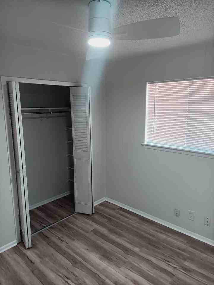 7526 Valley Oak St - Photo 4 of 17