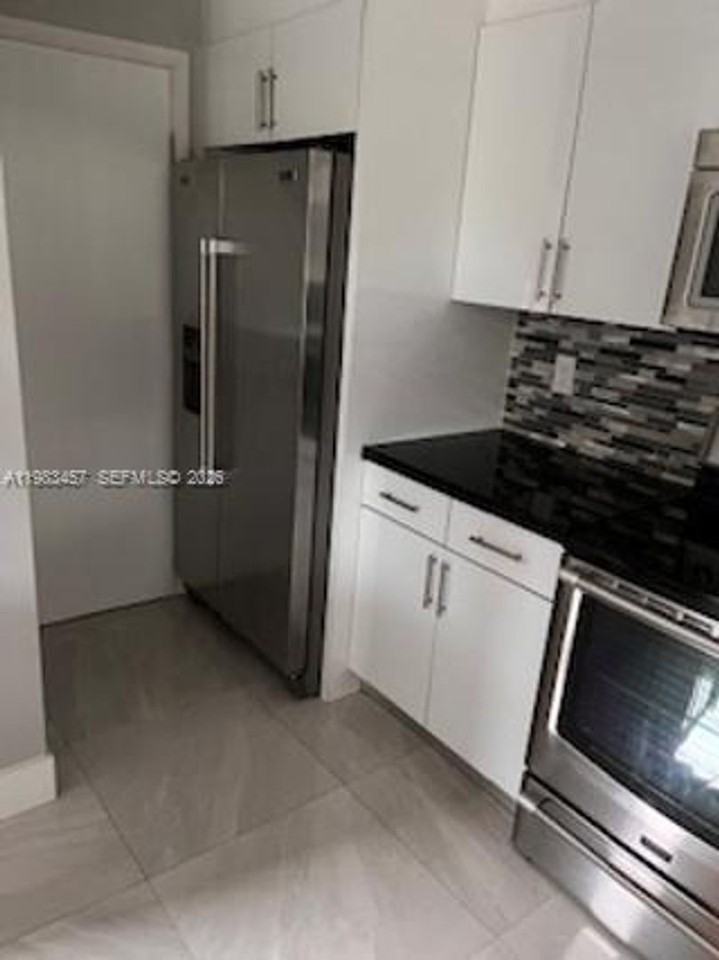 11712 Sw 13th St - Photo 2 of 24