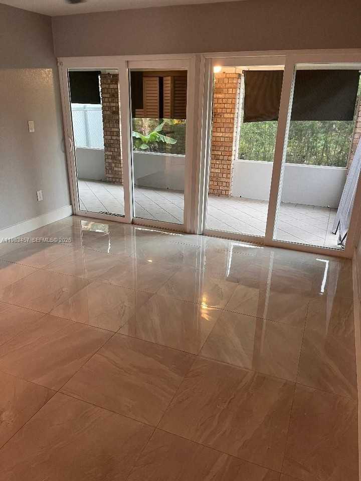 11712 Sw 13th St - Photo 5 of 24