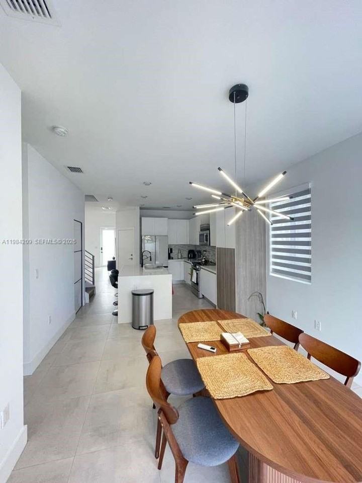 7240 Nw 103rd Path - Photo 3 of 20