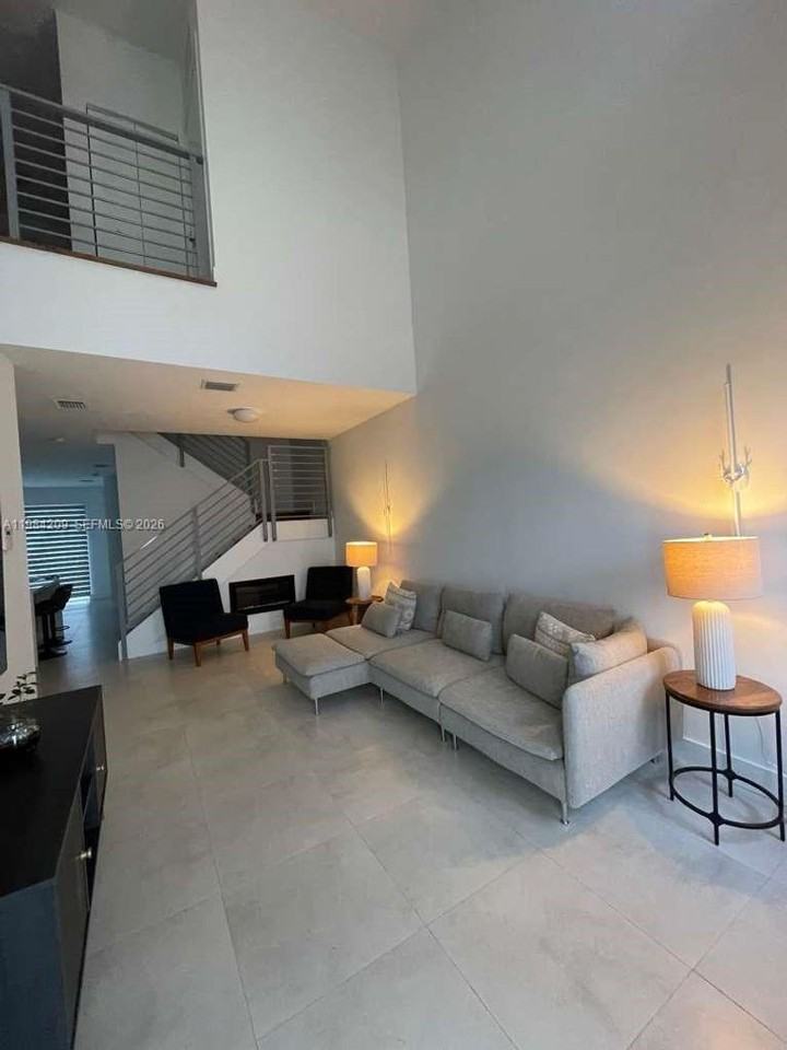 7240 Nw 103rd Path - Photo 5 of 20