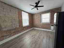 featured image of 1813 S Main St