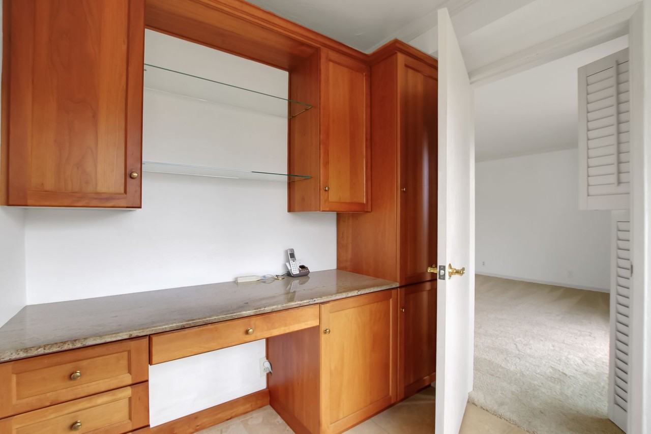 1034 Fairway Rd - Photo 6 of 29