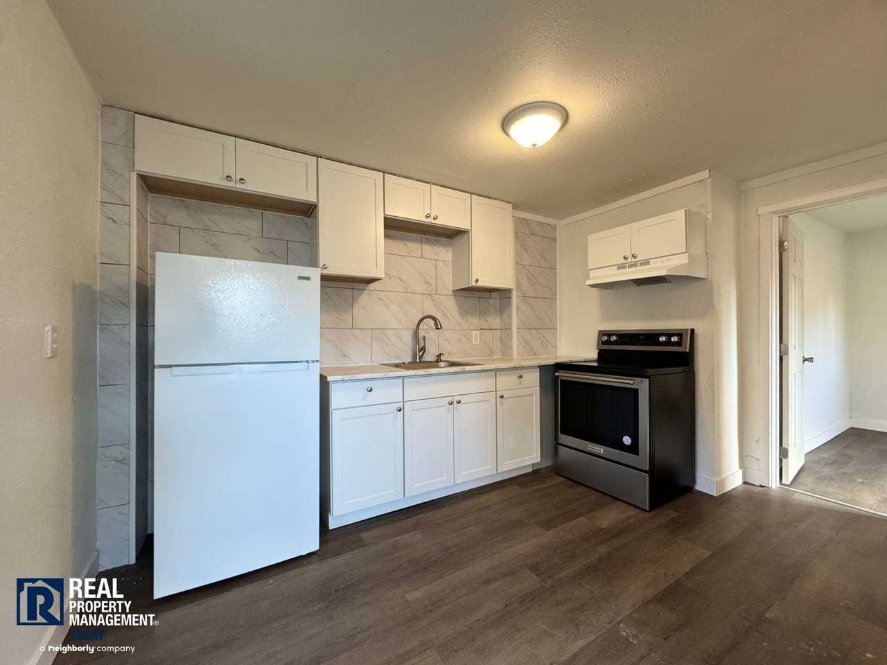 Hallassan Investments - Photo 7 of 23